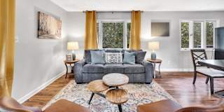lifedoorrentals's room