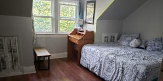 Rent's room