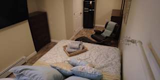 Thida's room