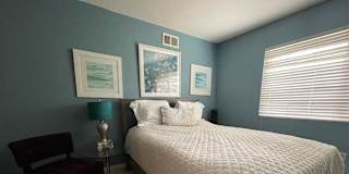 Dee's room