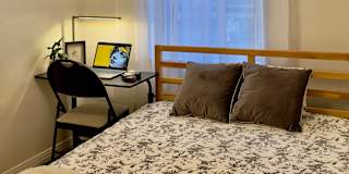 Andres's room