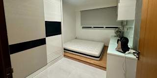 Kingston's room