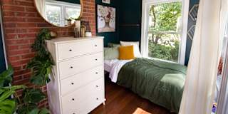 Hannah's room