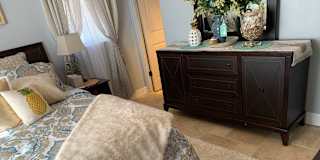 Stephanie Aleandri's room