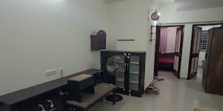 Oviya's room