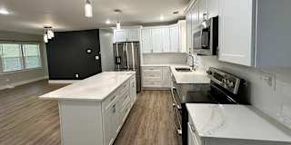 Alcove Rooms's room