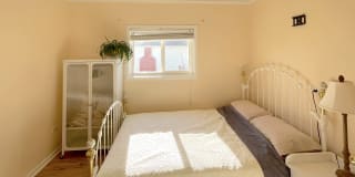 Caitlin L's room