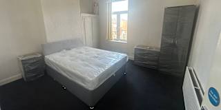 Black Country Homes's room