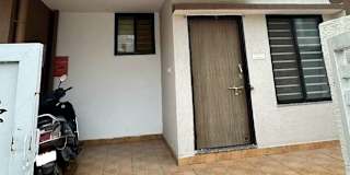 Sakshi's room