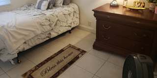 Mariel A Hernandez's room