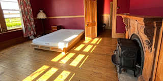 Felicity's room