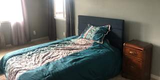 JEANETTE's room
