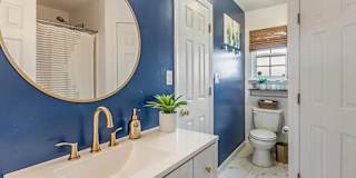 Alcove Rooms's room