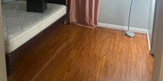 Robert  Luna's room