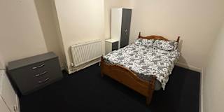 Black Country Homes's room