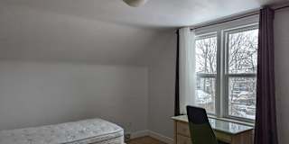 Ken's room