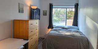 Serdar's room