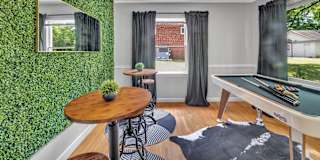 lifedoorrentals's room