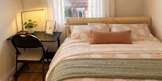 Andres's room