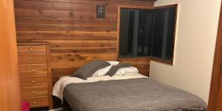 E's room