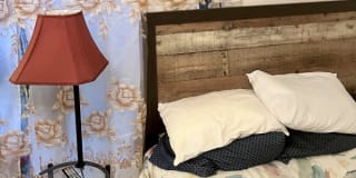 Ali H's room