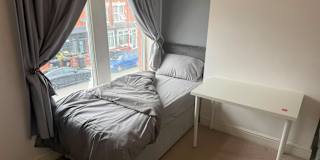 Hira's room