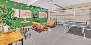 lifedoorrentals's room