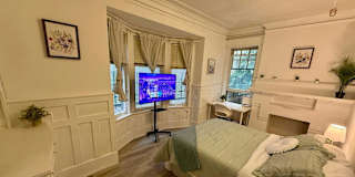 Alona's room