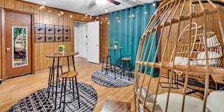 lifedoorrentals's room
