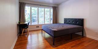 Thao's room