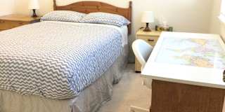 Cléo and Carl's room