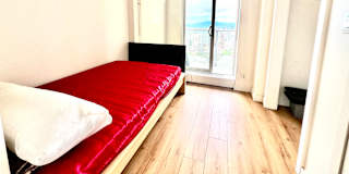 Lee's room