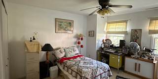 Hung's room