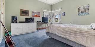 Jo's room
