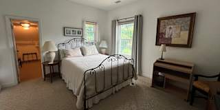YASMINE's room