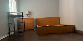 Yen's room