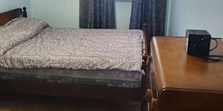 VERNIE J MURY's room