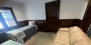 Mahnaz Shahrzad Asr's room