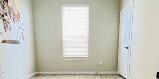 Alamiv's room