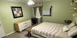 Tee's room