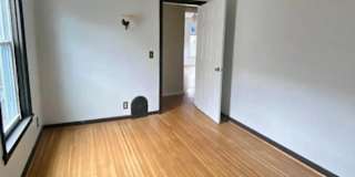 Ni-Asia's room