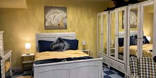 Jennifer's room