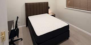 Georgios's room