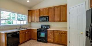 Alcove Rooms's room