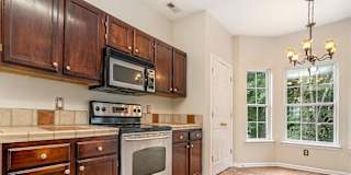 lifedoorrentals's room