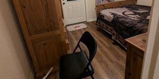 Carolyn Viscardi-Anderson's room