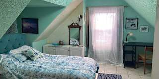 Donna's room
