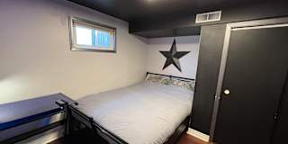 Dee's room