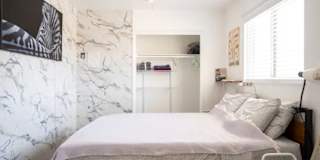 Sez's room
