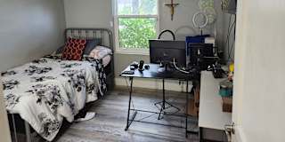Armando's room